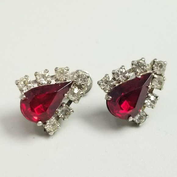 Vintage Red Rhinestone Teardrop Shape Clip On Earrings, Prong Set Silver Tone - Picture 1 of 6